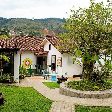 - Casa Pitanga - Acomodacao Lindissima Pertinho Da Igreja Do Rosario Ору-Прету Экстерьер фото